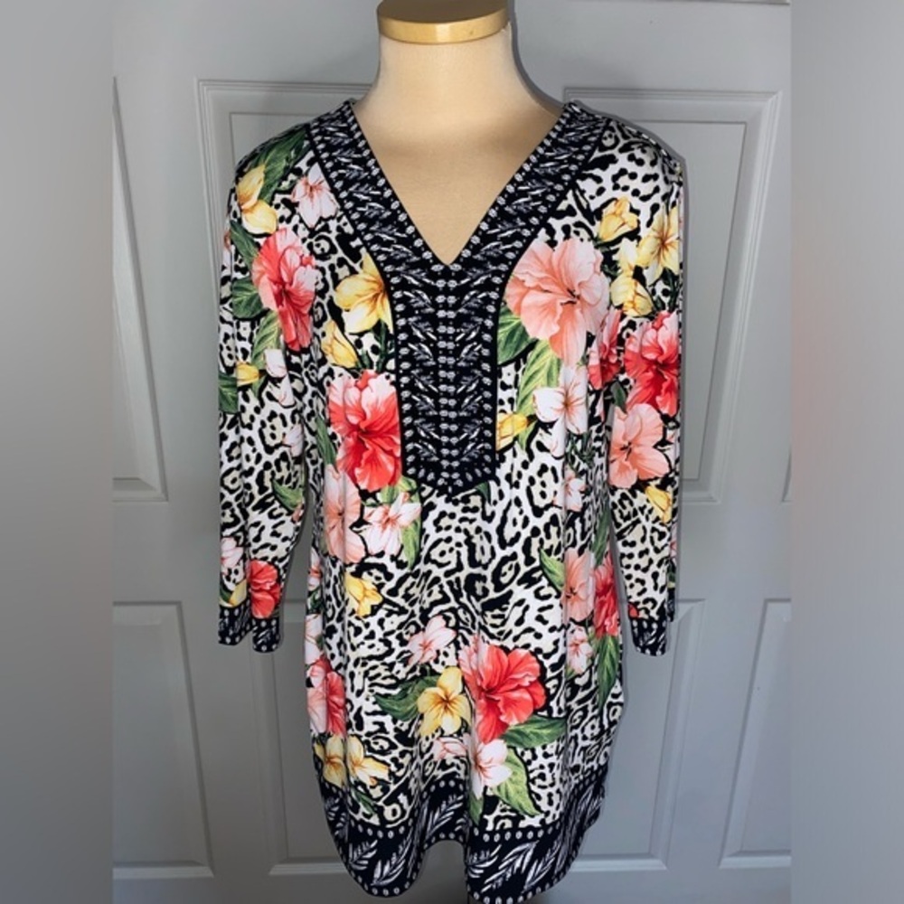 J.M. Collection Medium Tunic – Tropical Hibiscus & Leopard Print | Office Chic